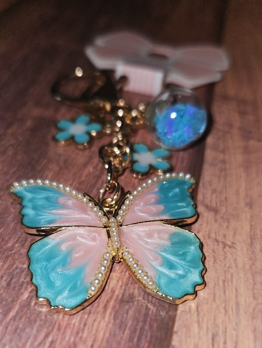 Butterfly Keychains New - Picture 3 of 5